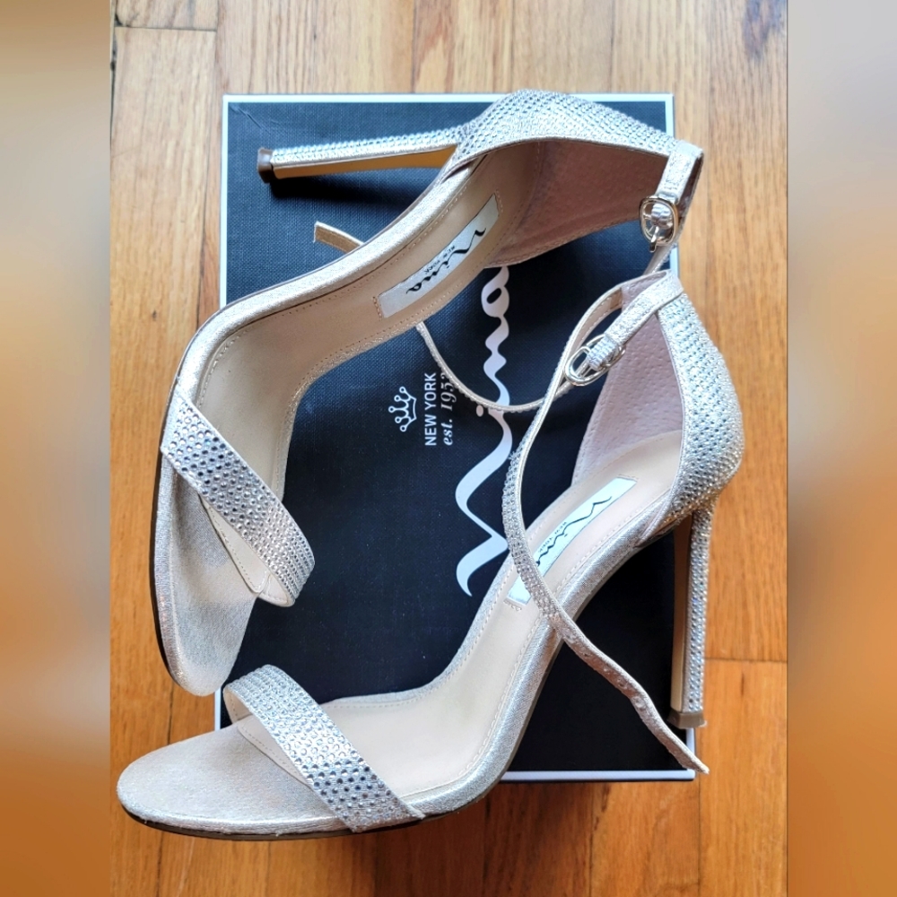 Nina Dayzee crystal ankle strap sandal, size 7.5